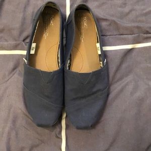 Toms